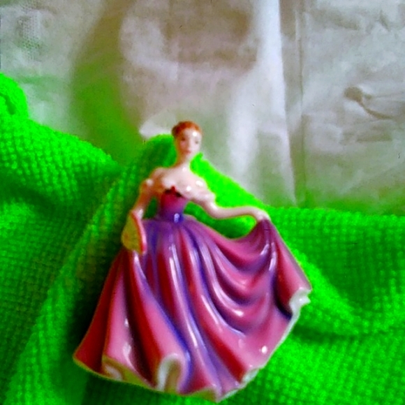 Royal Dolton Miniature Figurine (Rachel) - Picture 9 of 11